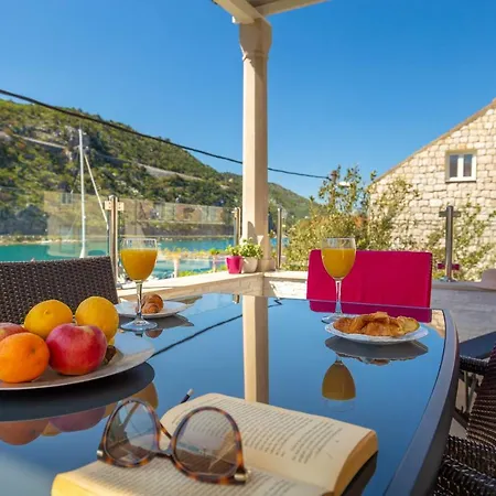 Hedera Estate, Hedera A24 شقة Mokošica