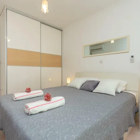 Hedera Estate, Hedera A24 شقة Mokošica